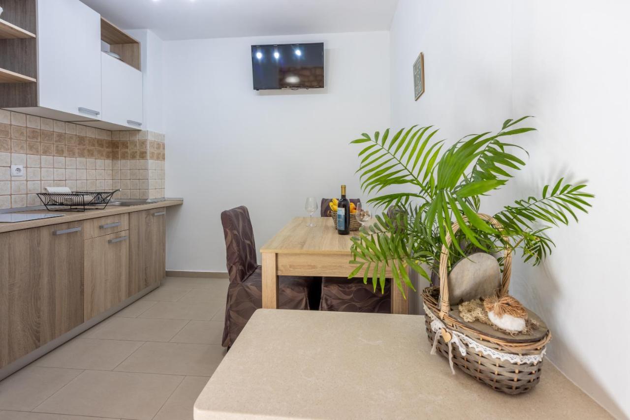 Apartmani Anita Dramalj Buitenkant foto