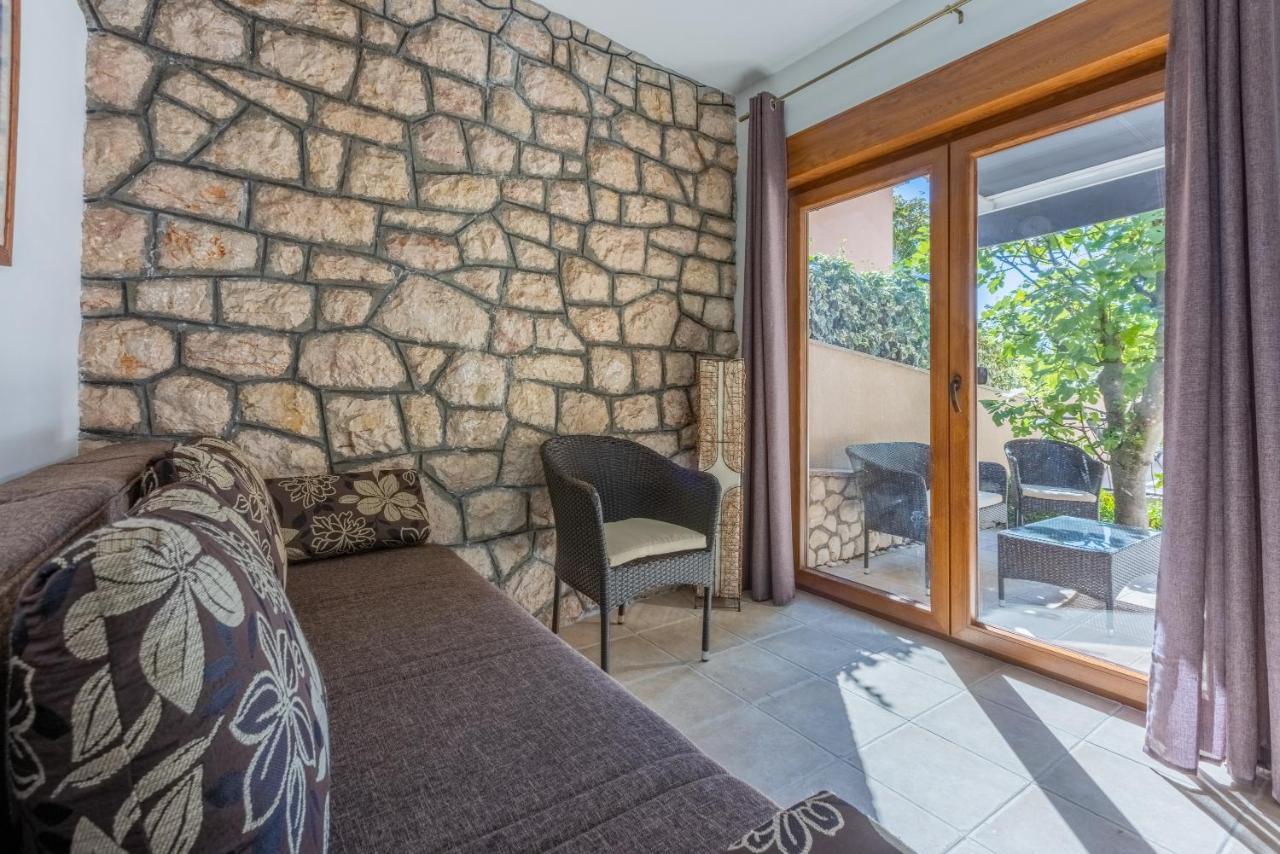 Apartmani Anita Dramalj Buitenkant foto