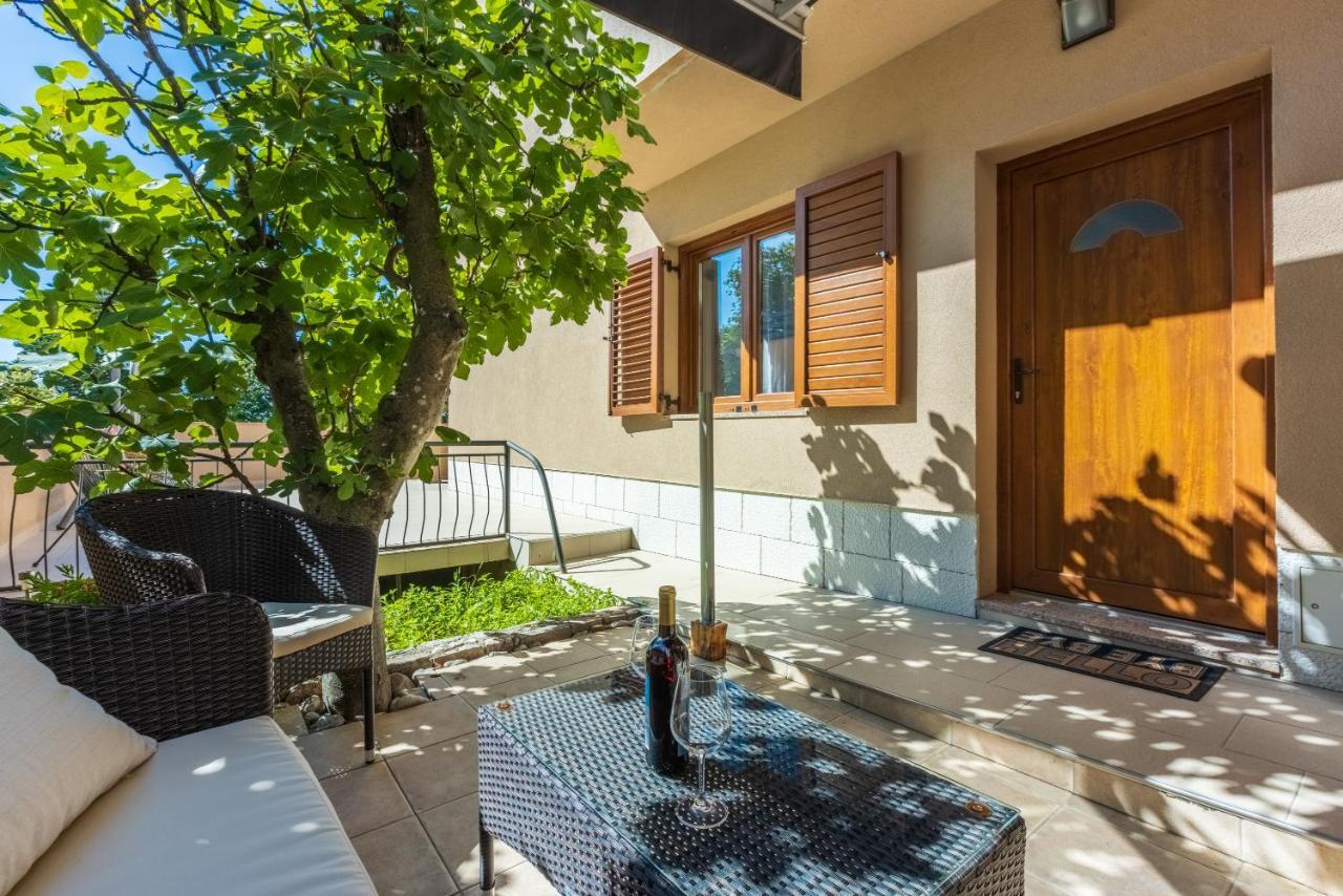 Apartmani Anita Dramalj Buitenkant foto